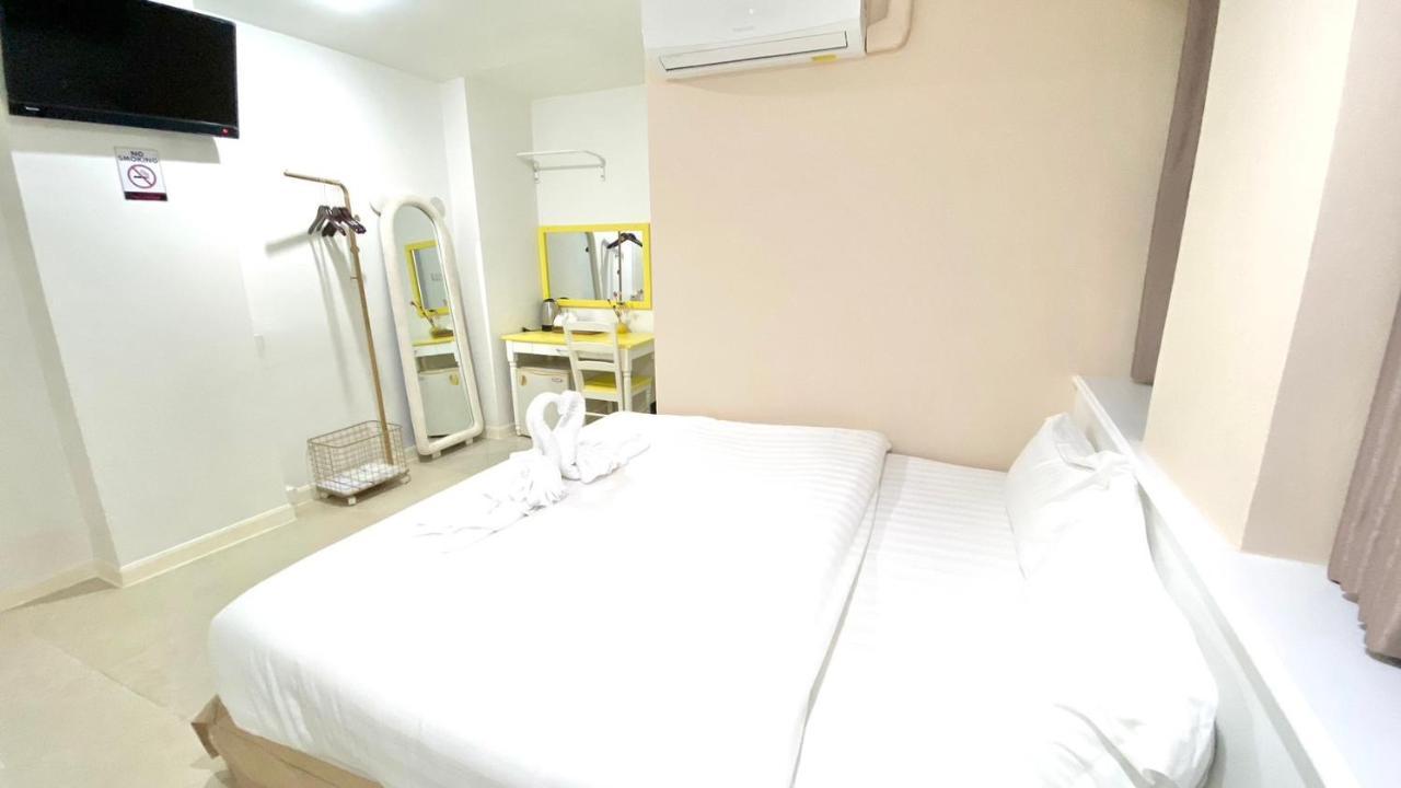 Abcyq Hotel Bangkok Exterior photo
